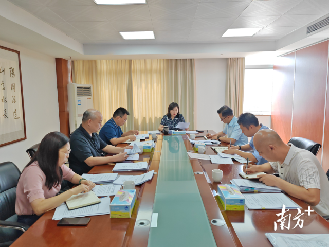 阳山召开农房质量安全风貌提升和农房建设试点工作推进会。