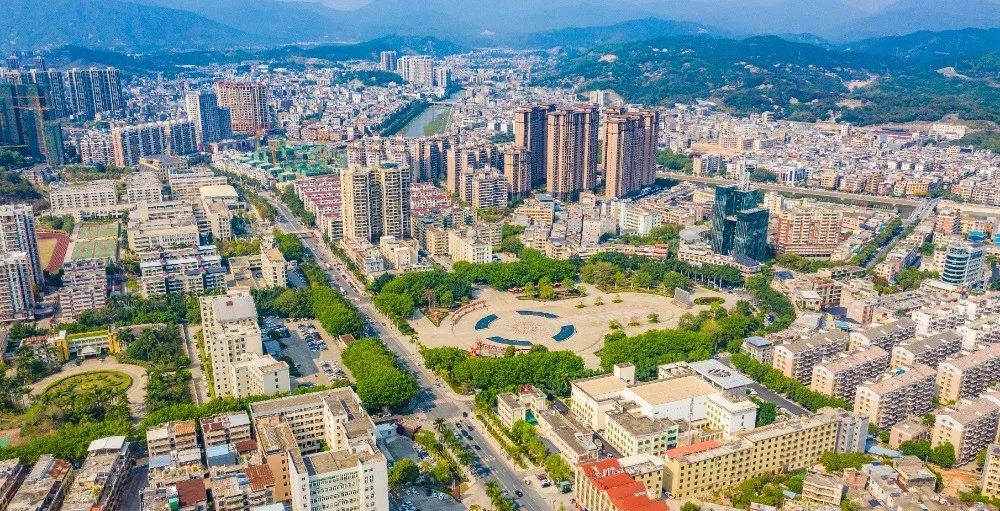 丰顺：发扬“四下基层”优良传统 坚持问需于民问计于民问效于民 老旧小区焕发新颜