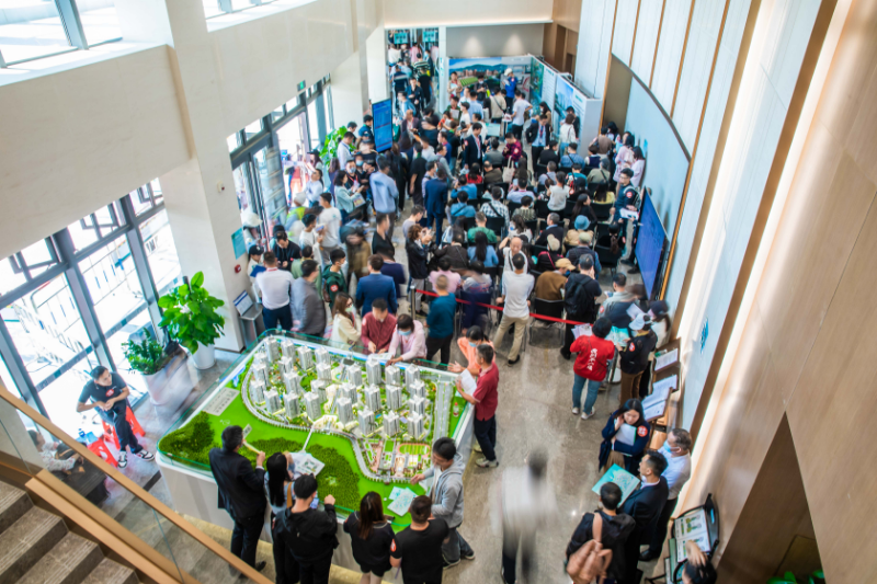 9 澳门居民来“澳门新街坊”看房.jpg