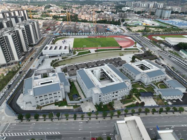 广州六中花都校区全景 广州六中花都校区全景