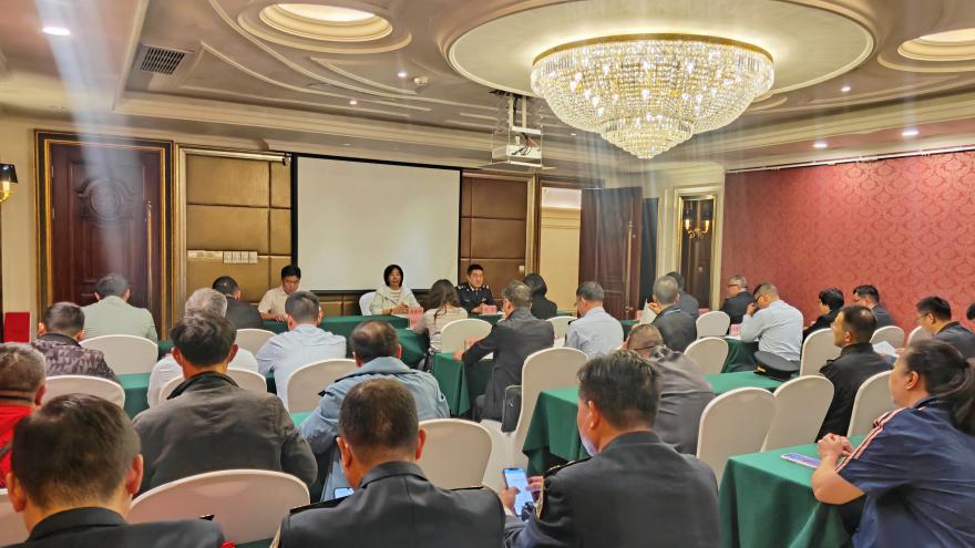 哔咔漫画
牵头开展洗砂联合监管执法专项行动1.jpg