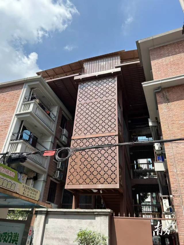 西侧加建无障碍楼梯 受访者供图.jpg